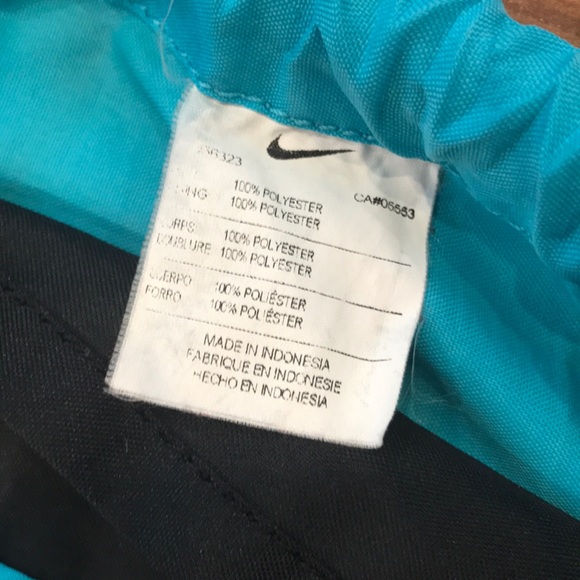 Nike Drawstring Bag - Picture 4 of 7